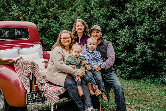 {SOCIAL SHARE} Hannah King Photography  Vintage Truck HILL-7