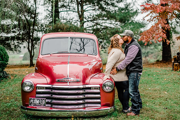 {SOCIAL SHARE} Hannah King Photography  Vintage Truck HILL-18
