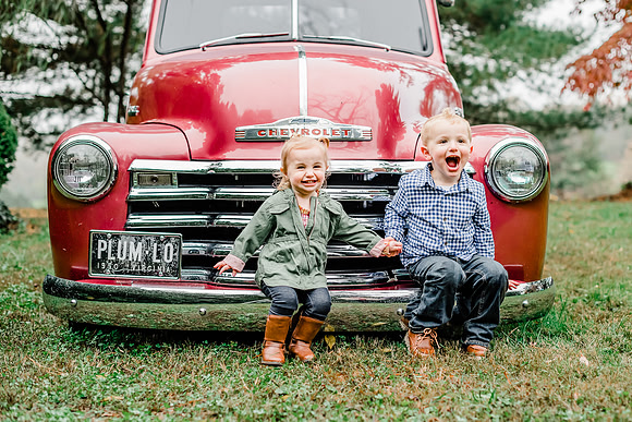 {SOCIAL SHARE} Hannah King Photography  Vintage Truck HILL-19
