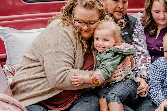 {SOCIAL SHARE} Hannah King Photography  Vintage Truck HILL-6