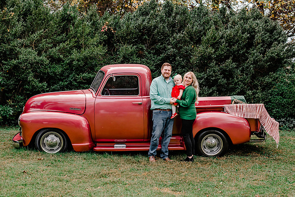 {SOCIAL SHARE} Hannah King Photography  vintage truck PRILLAMAN-16