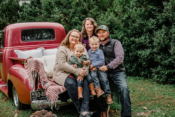 {SOCIAL SHARE} Hannah King Photography  Vintage Truck HILL-8