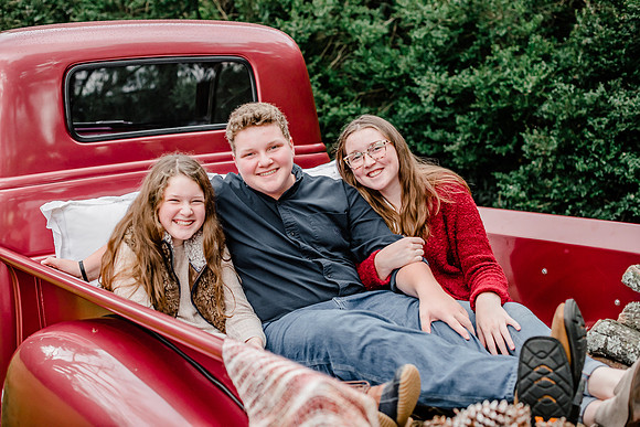 {SOCIAL SHARE} Hannah King Photography vintage truck OAKES-4