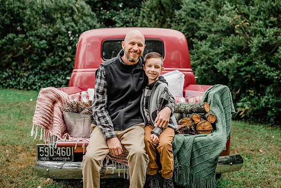 {SOCIAL SHARE} Hannah King Photography  Vintage Truck MAYHEW-21