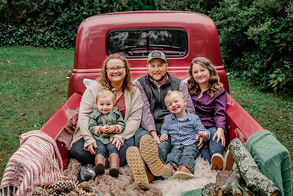 {SOCIAL SHARE} Hannah King Photography  Vintage Truck HILL-2