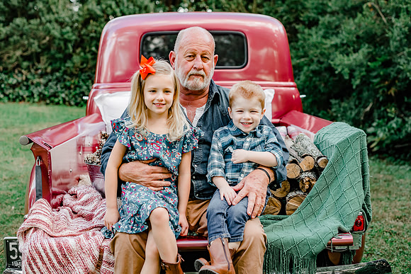 {SOCIAL SHARE} Hannah King Photography  vintage truck LYNCH-5