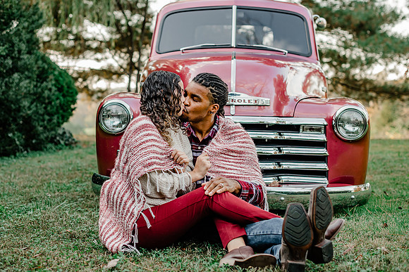 {SOCIAL SHARE} Hannah King Photography  vintage truck SHIANNE-21