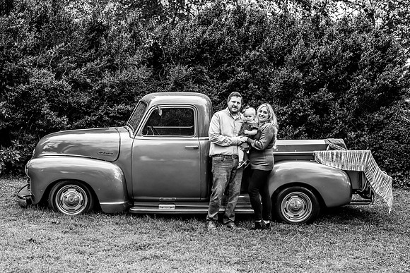 {SOCIAL SHARE} Hannah King Photography  vintage truck PRILLAMAN-17