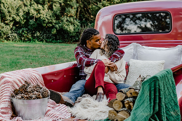 {SOCIAL SHARE} Hannah King Photography  vintage truck SHIANNE-2