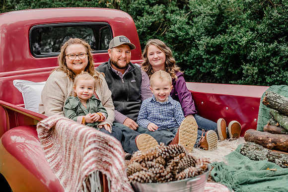 {SOCIAL SHARE} Hannah King Photography  Vintage Truck HILL-5