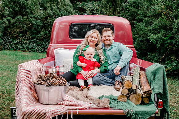 {SOCIAL SHARE} Hannah King Photography  vintage truck PRILLAMAN-2
