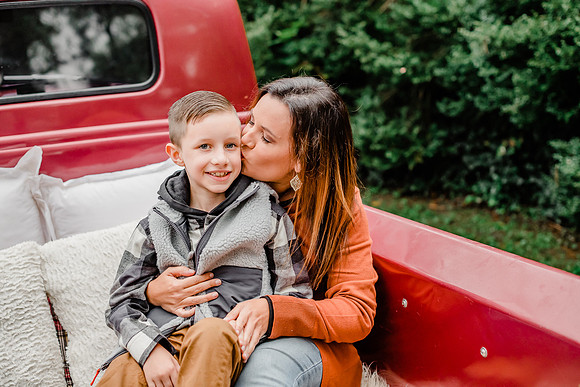 {SOCIAL SHARE} Hannah King Photography  Vintage Truck MAYHEW-7