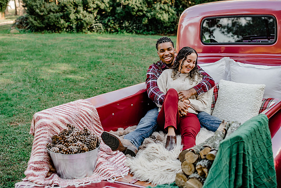 {SOCIAL SHARE} Hannah King Photography  vintage truck SHIANNE-4