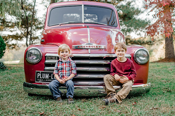 {SOCIAL SHARE} Hannah King Photography Vintage Truck HARVEY-22