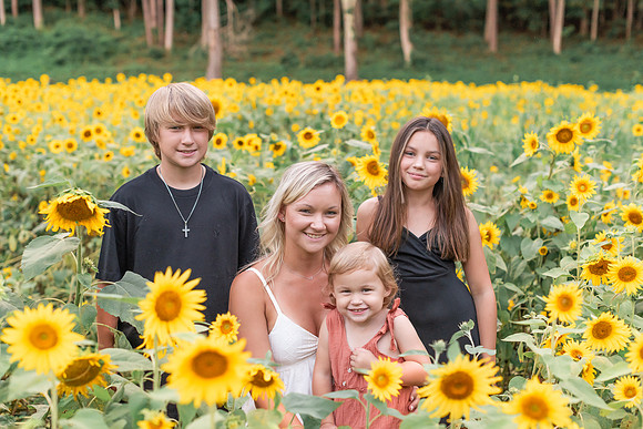 {SOCIALMEDIA} Hannah King Photography SUNFLOWERS2023 PLOTKIN-2