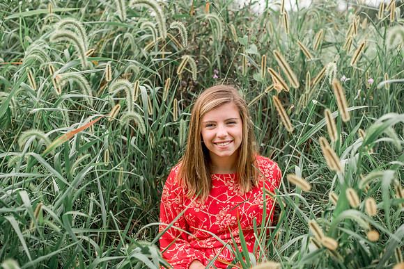 {SOCIAL SHARE} Hannah King Photography senior girl potrait outdoor Mary August-11