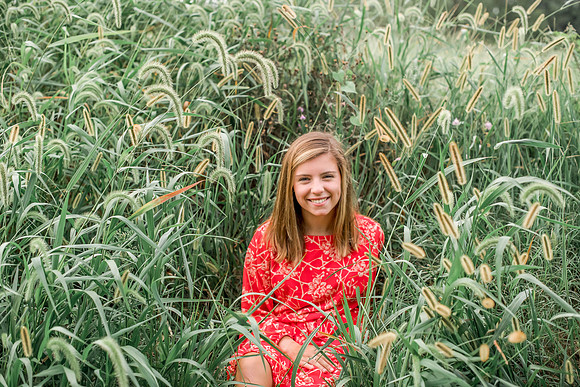 {SOCIAL SHARE} Hannah King Photography senior girl potrait outdoor Mary August-10