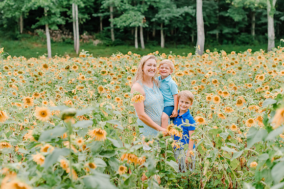 {SOCIAL SHARE} Hannah King Photography HARVEY SUNFLOWERS-14